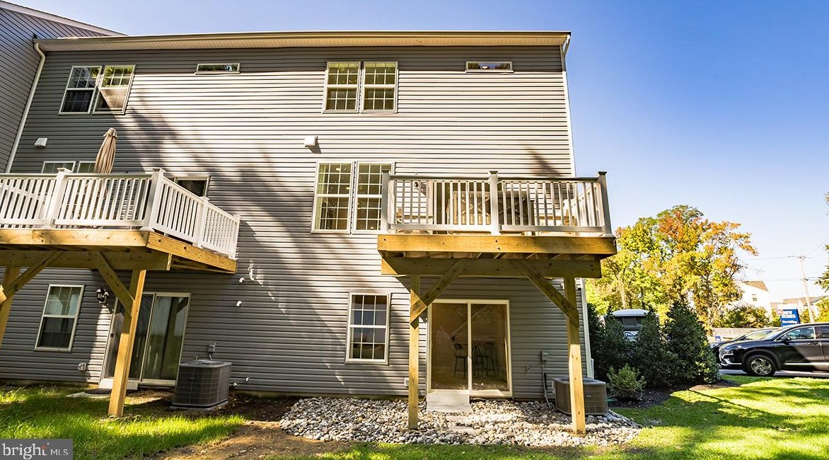 479 Palace Dr, Aura NJ  08028-3445 exterior