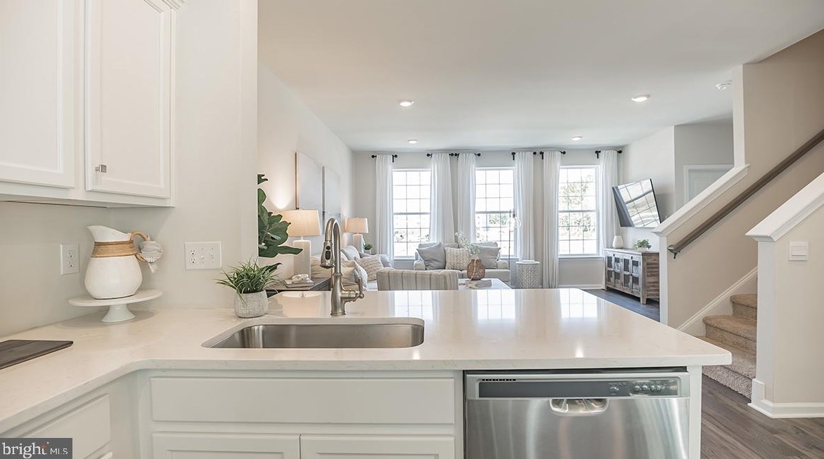 479 Palace Dr, Aura NJ  08028-3445 exterior