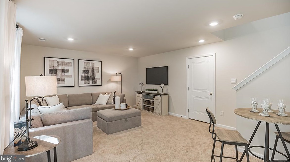479 Palace Dr, Aura NJ  08028-3445 exterior