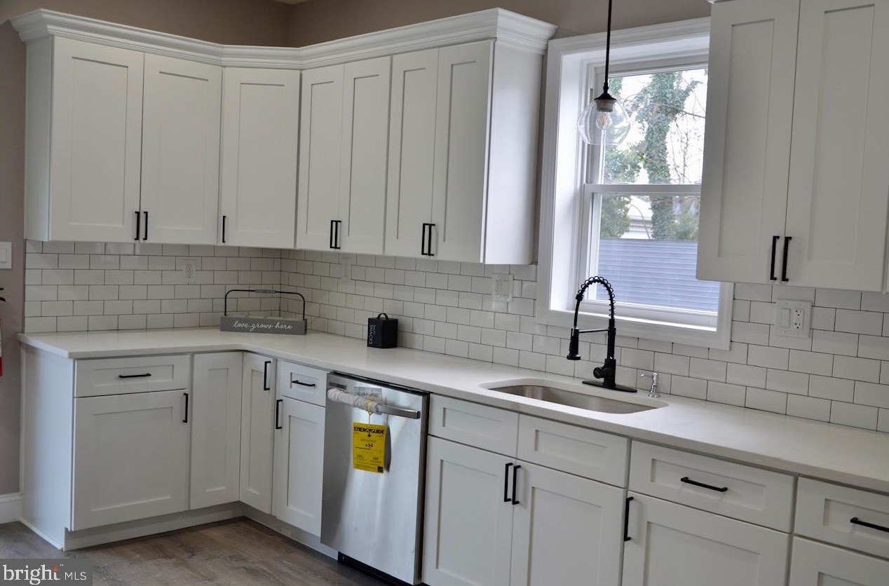 206 Delsea Dr, Clayton NJ  08312-2204 exterior