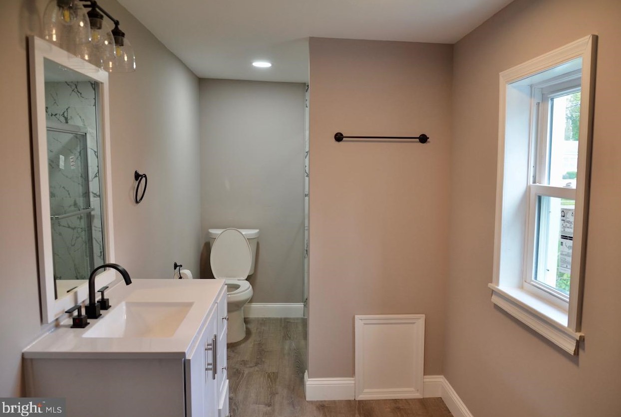 206 Delsea Dr, Clayton NJ  08312-2204 exterior