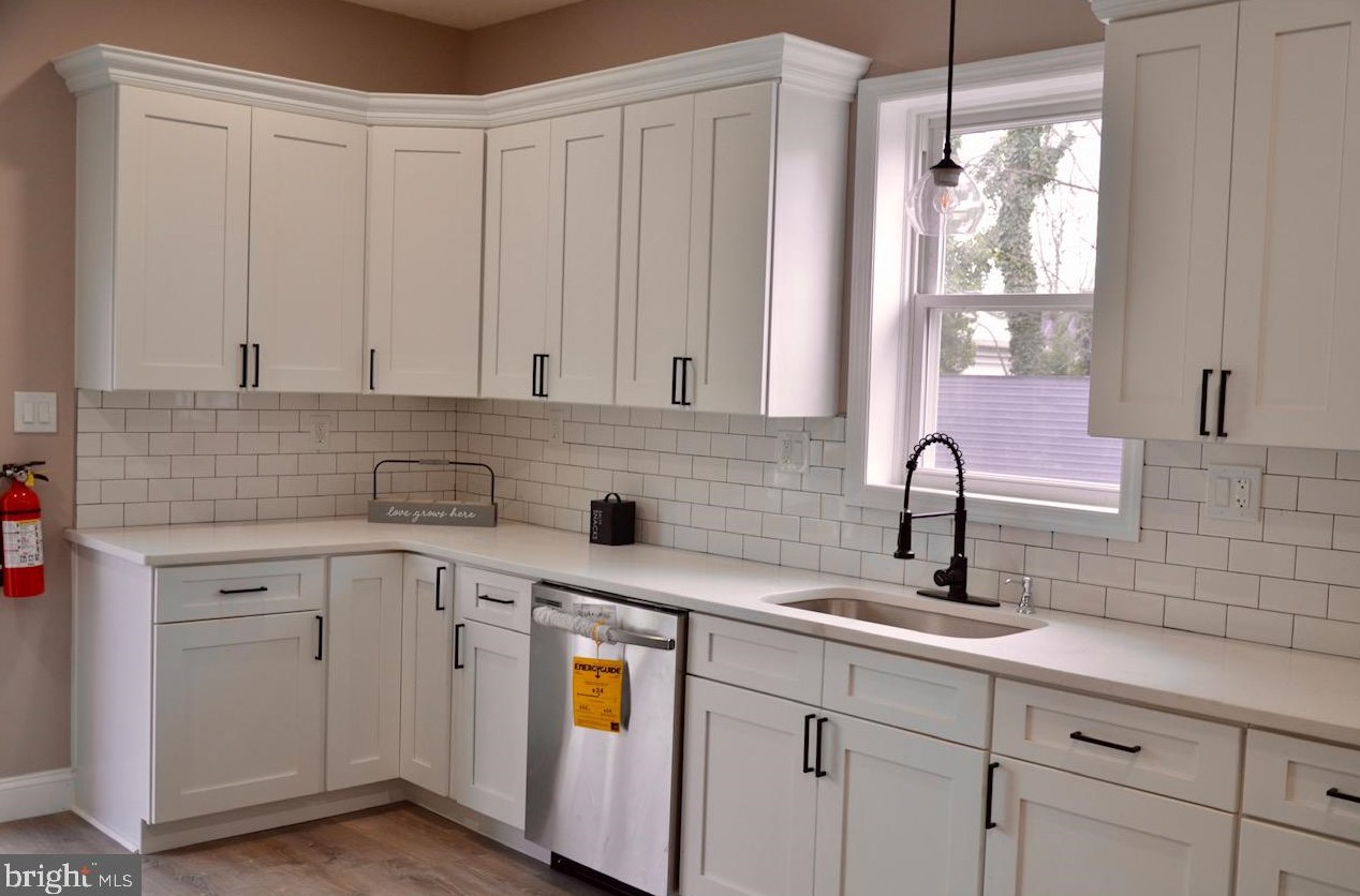 206 Delsea Dr, Clayton NJ  08312-2204 exterior