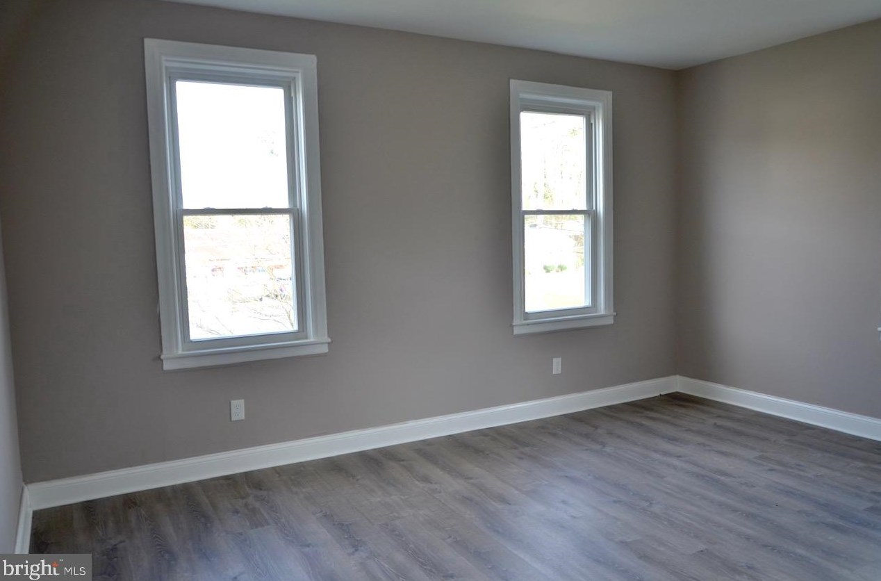 206 Delsea Dr, Clayton NJ  08312-2204 exterior