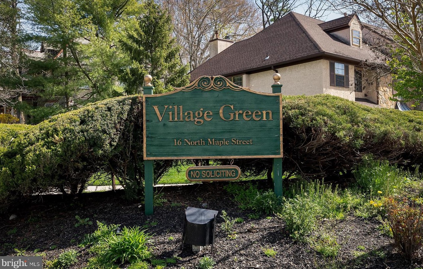 16 Maple St, West Deptford NJ  08096-2583 exterior