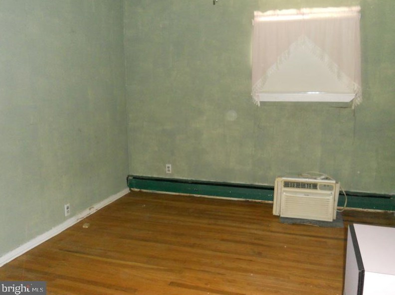 57 Craig Dr, West Deptford NJ 08096-6125 exterior