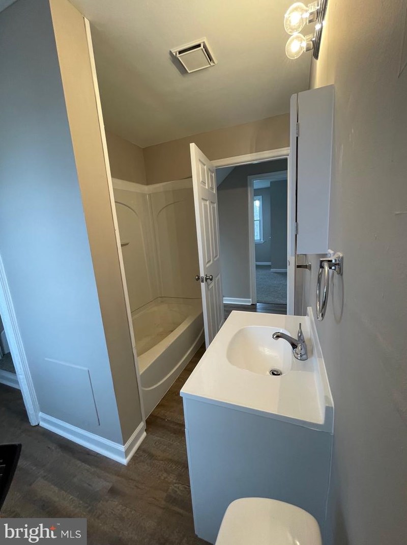 77 Barber Ave, West Deptford NJ 08096-2442 exterior