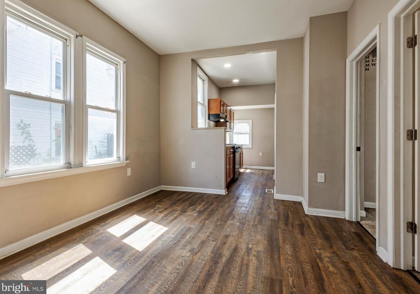 77 Barber Ave, West Deptford NJ 08096-2442 exterior