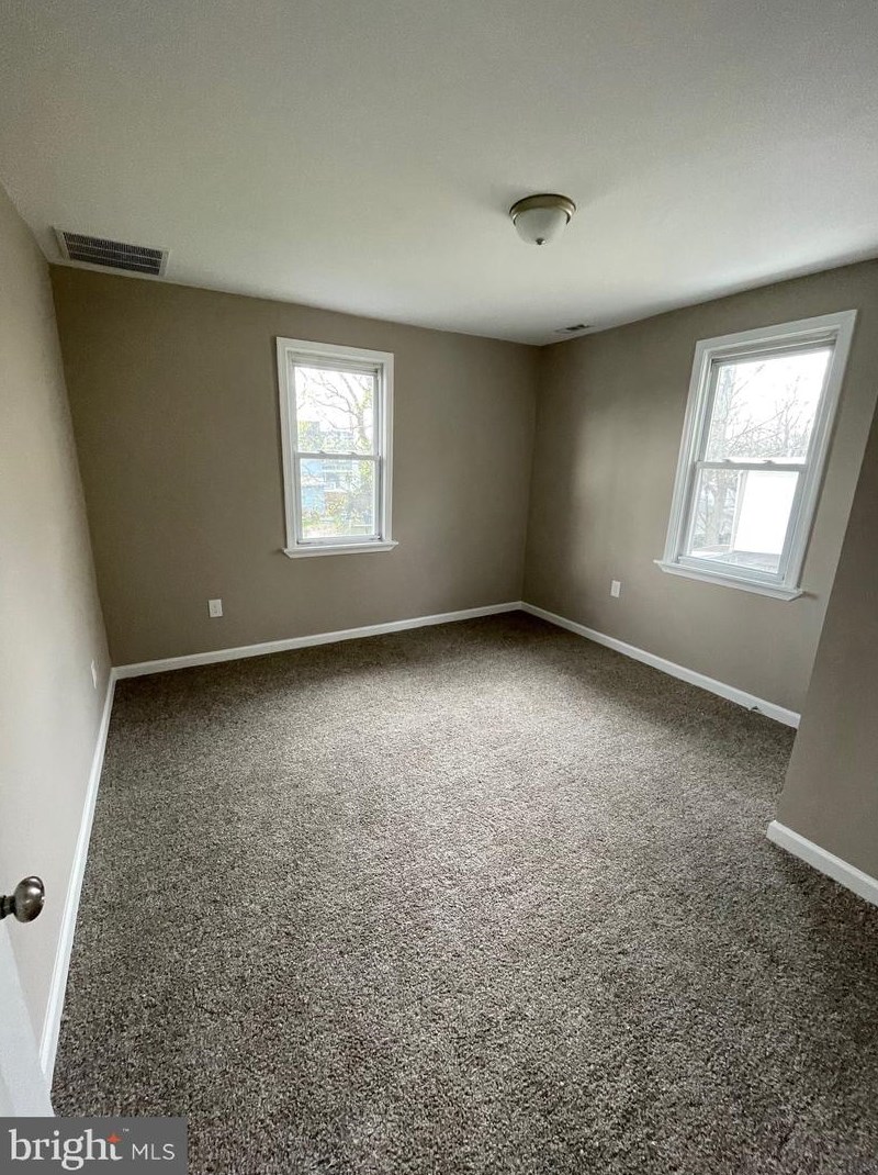 77 Barber Ave, West Deptford NJ 08096-2442 exterior