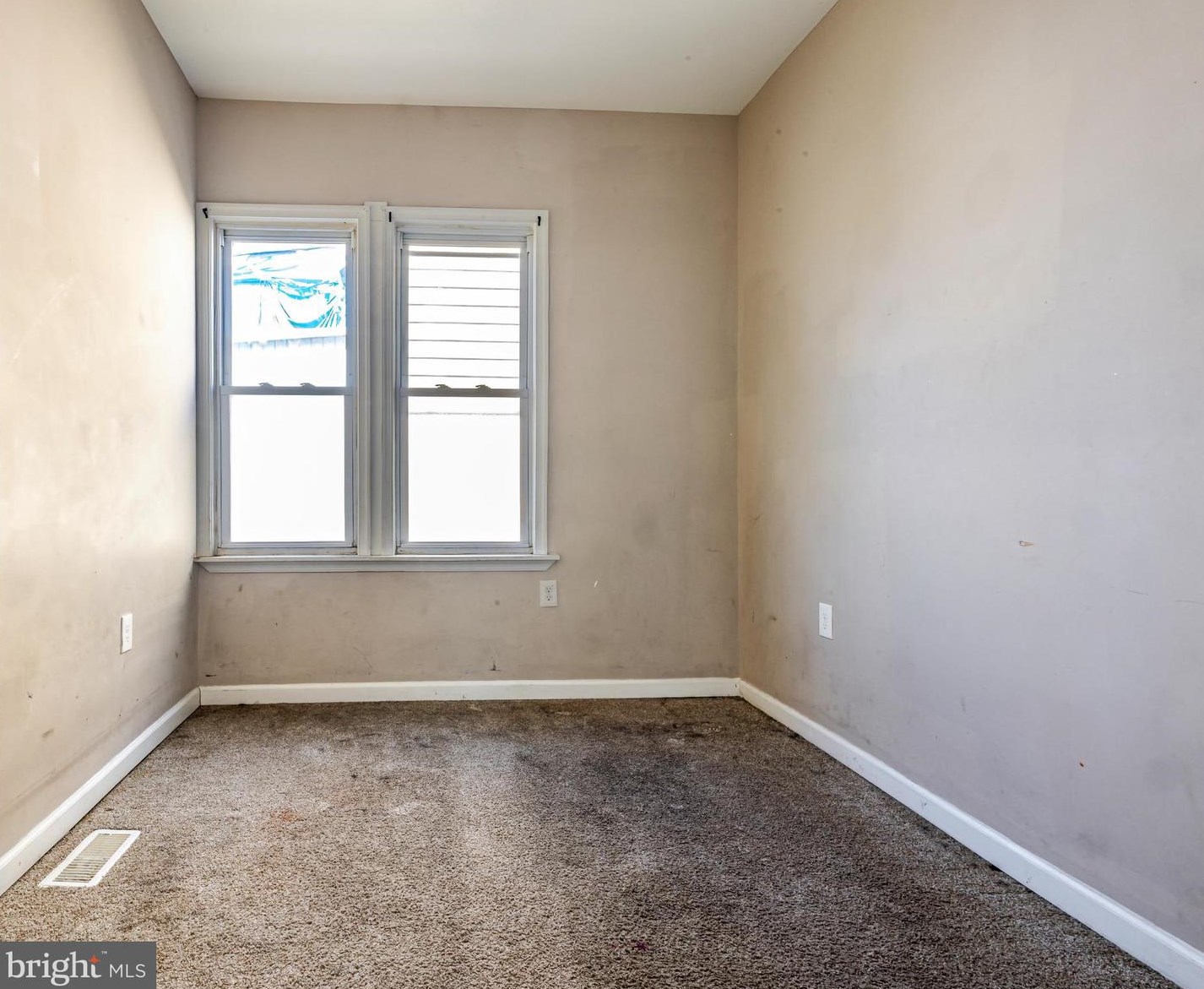 77 Barber Ave, West Deptford NJ 08096-2442 exterior