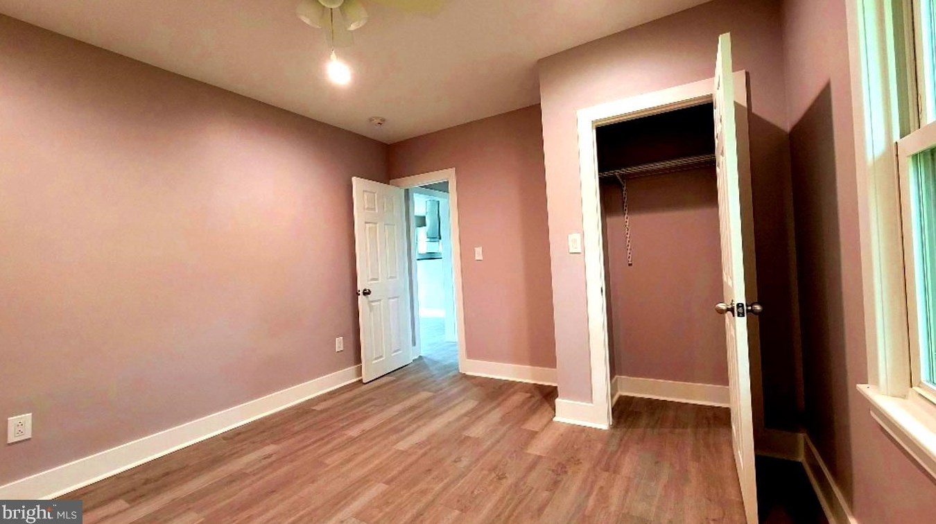 47 Moore Ave, West Deptford NJ 08093-1621 exterior