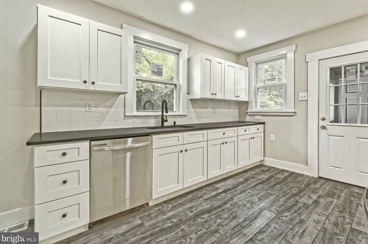 320 Cedarbridge Rd, Aura NJ  08343-9044 exterior