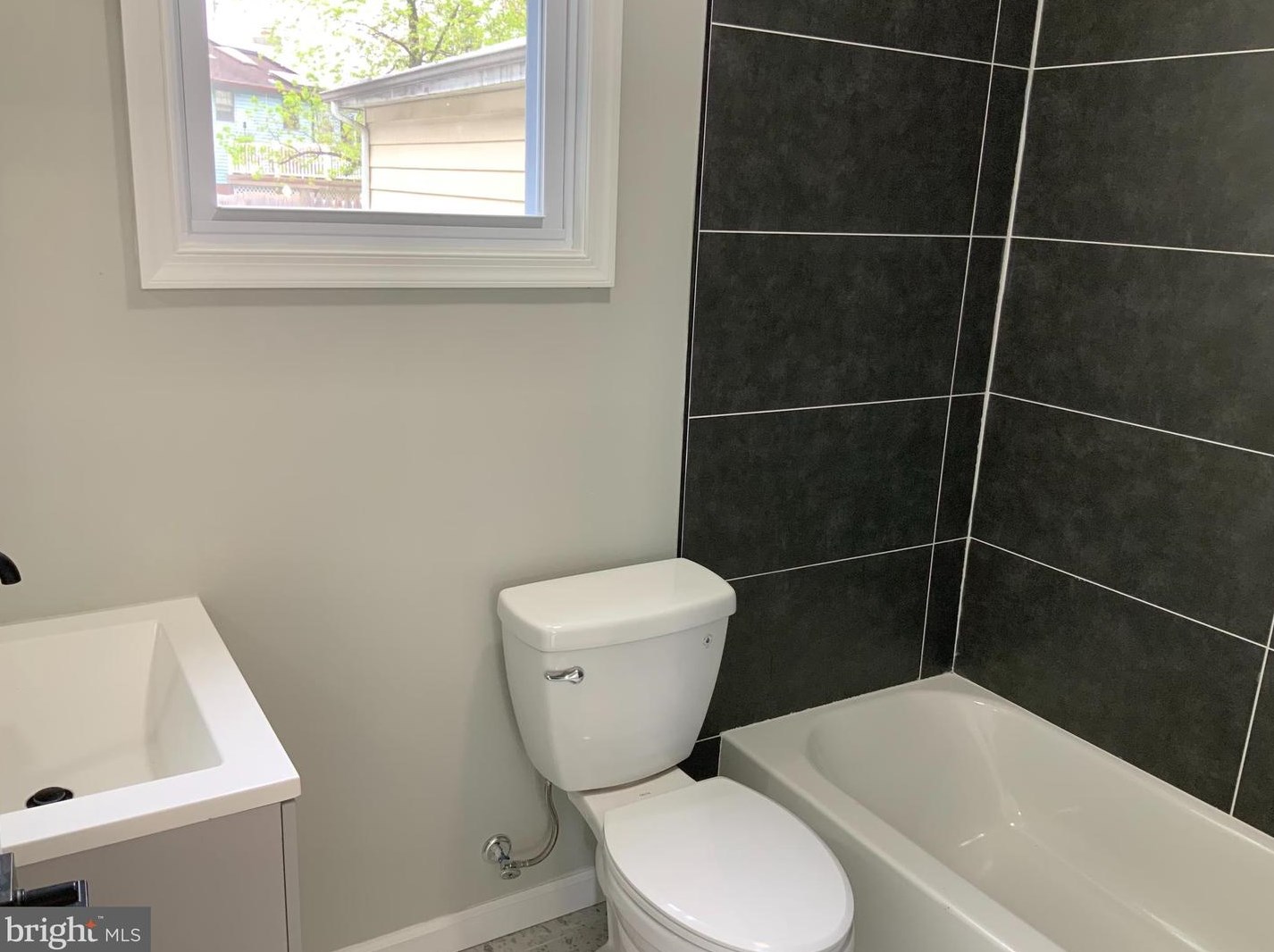 124 Billingsport Rd, West Deptford NJ  08066-2209 exterior