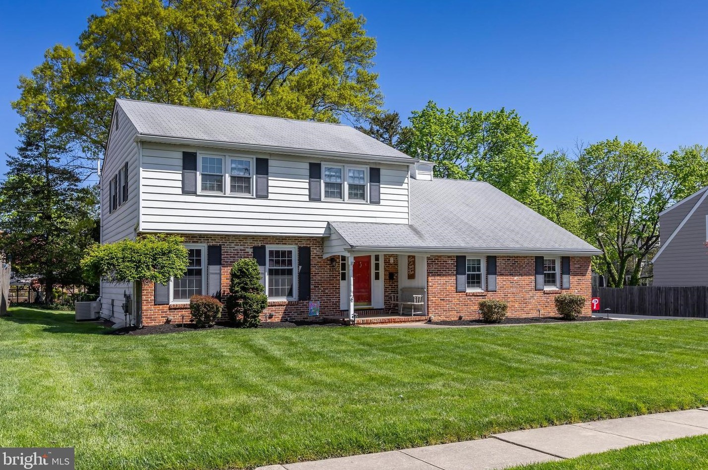 425 Oak Ave, West Deptford NJ 08096-4413 exterior