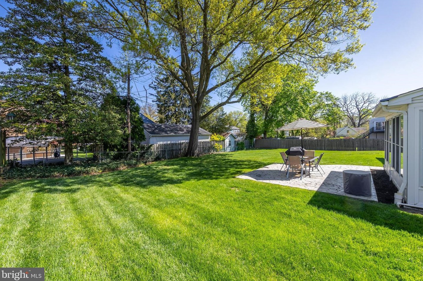 425 Oak Ave, West Deptford NJ 08096-4413 exterior