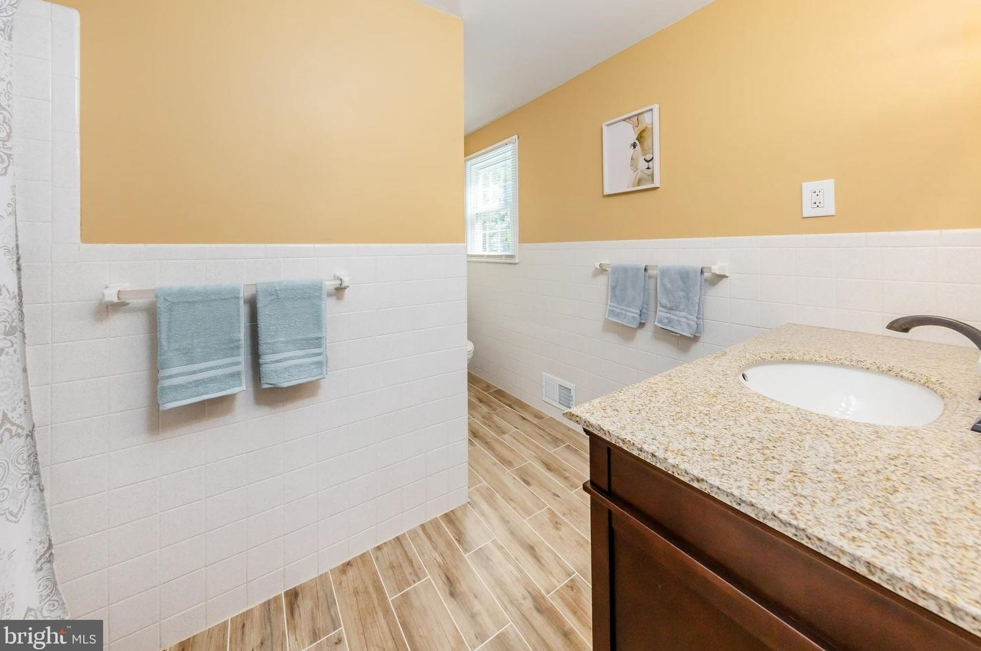 425 Oak Ave, West Deptford NJ 08096-4413 exterior