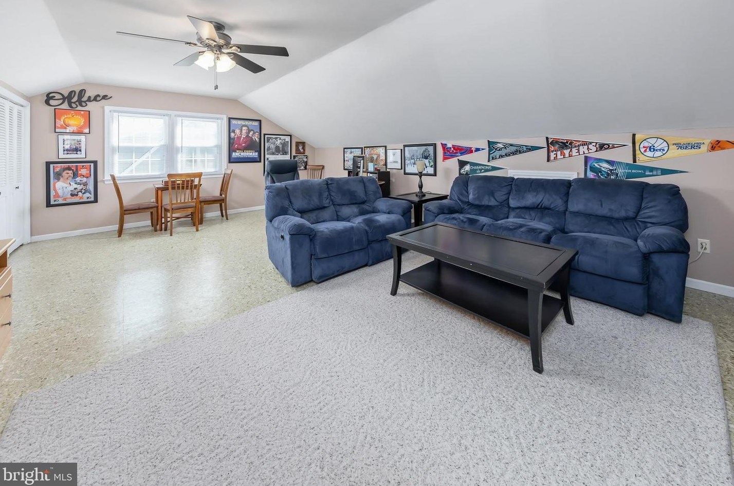 425 Oak Ave, West Deptford NJ 08096-4413 exterior