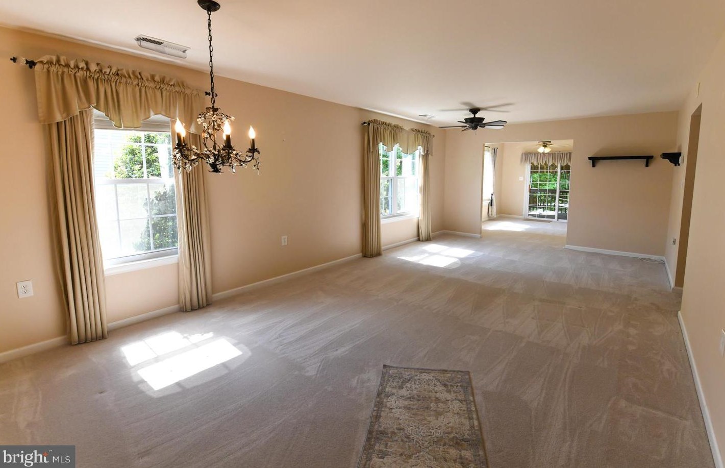 112 Lakebridge Dr, West Deptford NJ 08096-6718 exterior