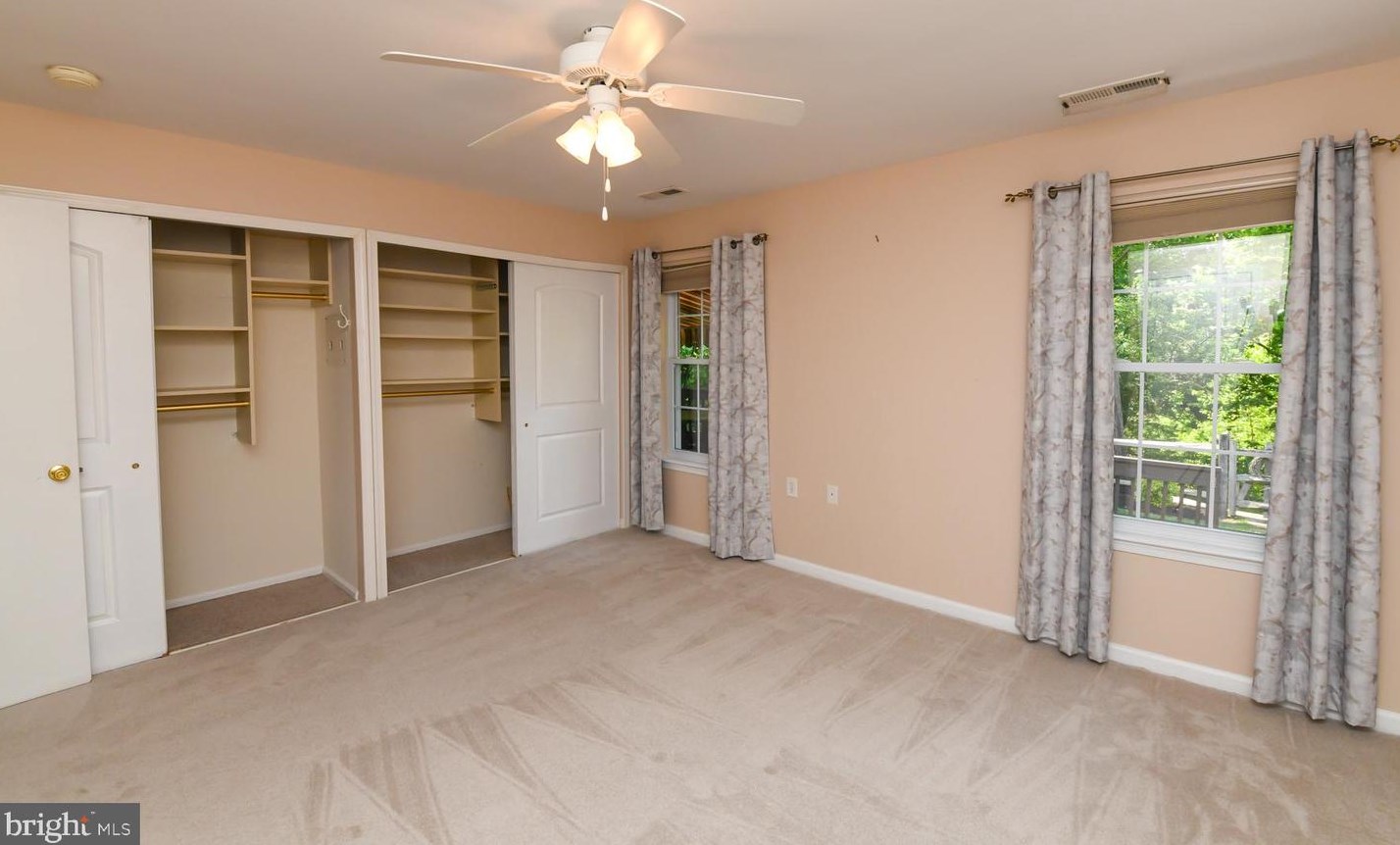 112 Lakebridge Dr, West Deptford NJ 08096-6718 exterior