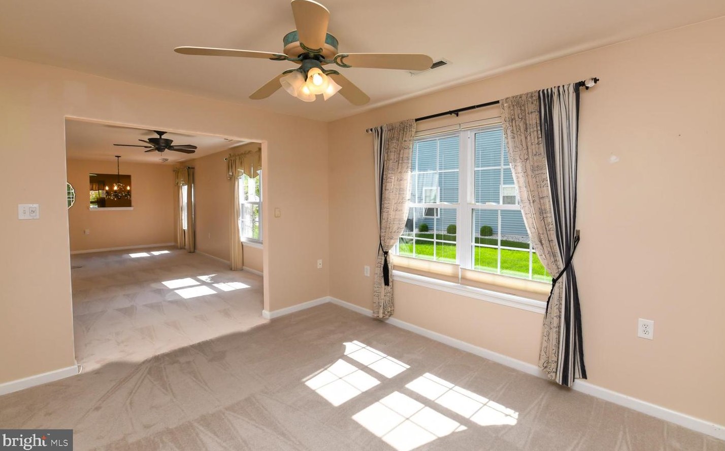 112 Lakebridge Dr, West Deptford NJ 08096-6718 exterior