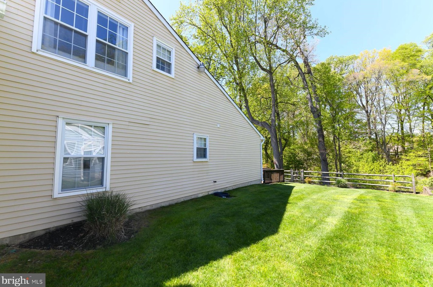 112 Lakebridge Dr, West Deptford NJ 08096-6718 exterior