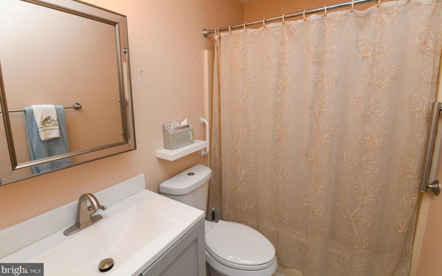 112 Lakebridge Dr, West Deptford NJ 08096-6718 exterior