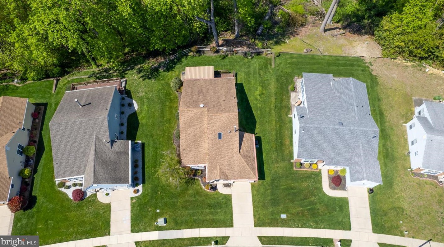 112 Lakebridge Dr, West Deptford NJ 08096-6718 exterior