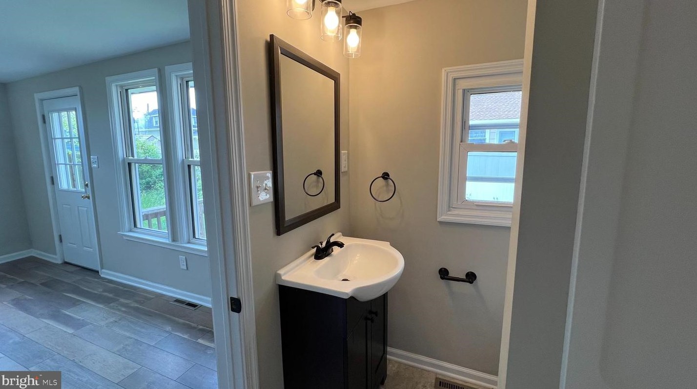 818 Asbury Ave, West Deptford NJ 08096-4312 exterior