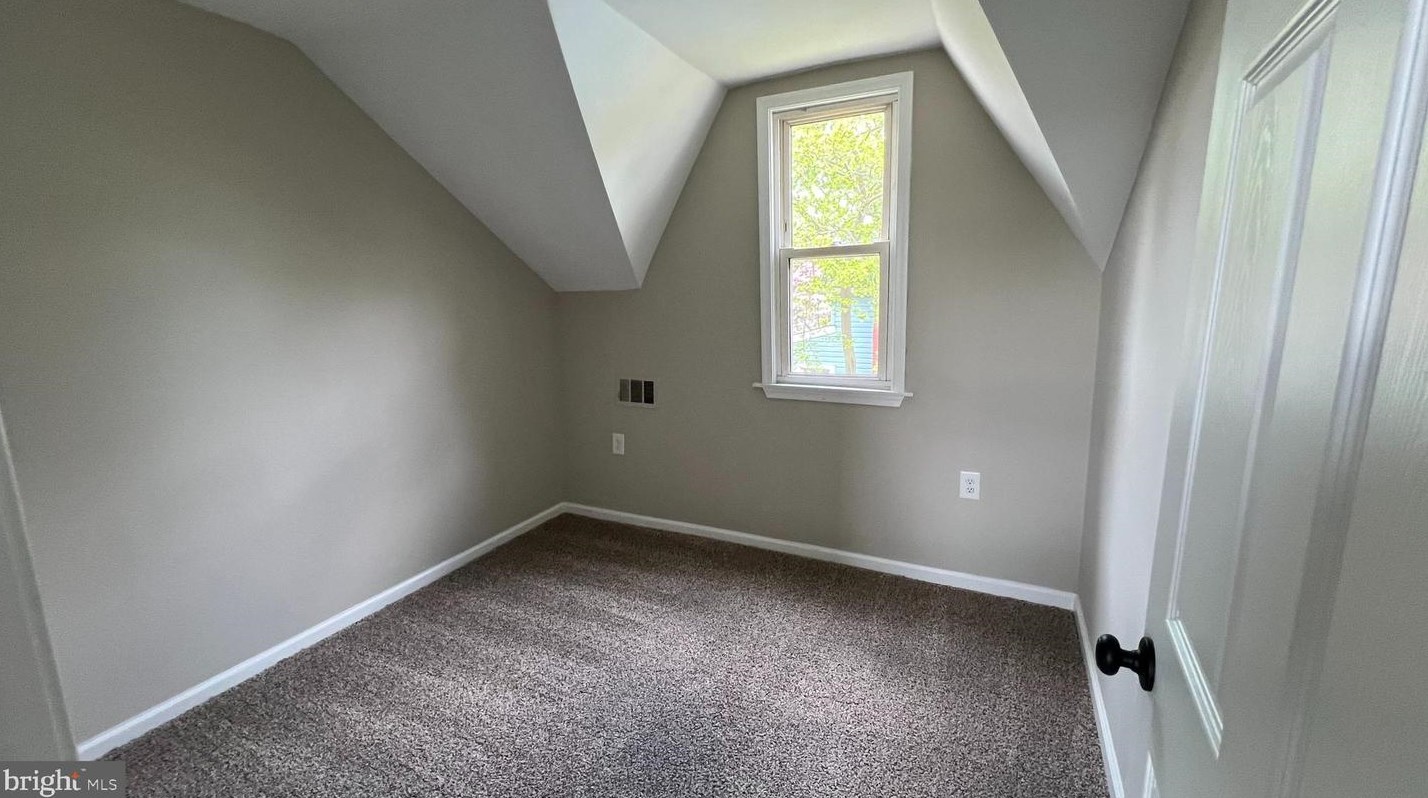 818 Asbury Ave, West Deptford NJ 08096-4312 exterior