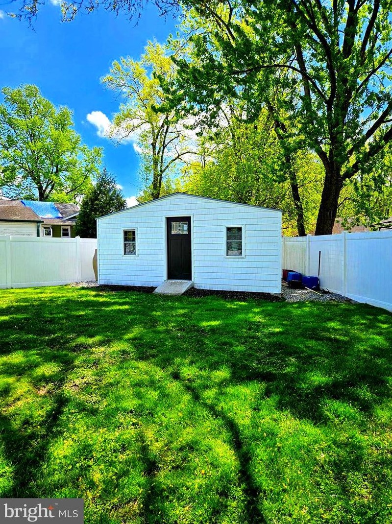 401 Red Bank Ave, West Deptford NJ  08063-1435 exterior