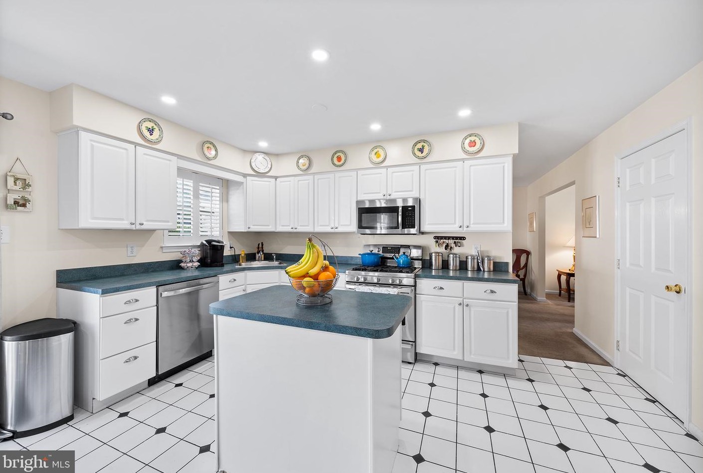 139 Adams Ave, West Deptford NJ 08051-1134 exterior