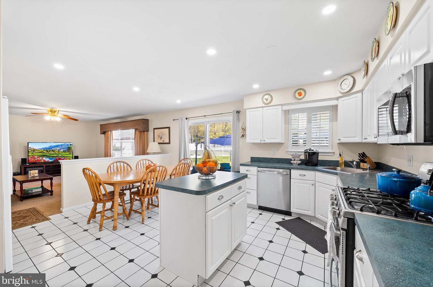 139 Adams Ave, West Deptford NJ 08051-1134 exterior