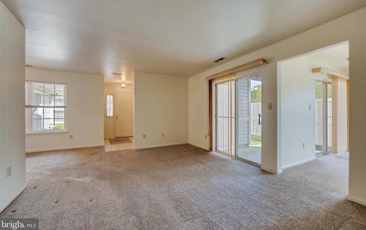 107 Steeplechase Ct, West Deptford NJ  08096-6815 exterior