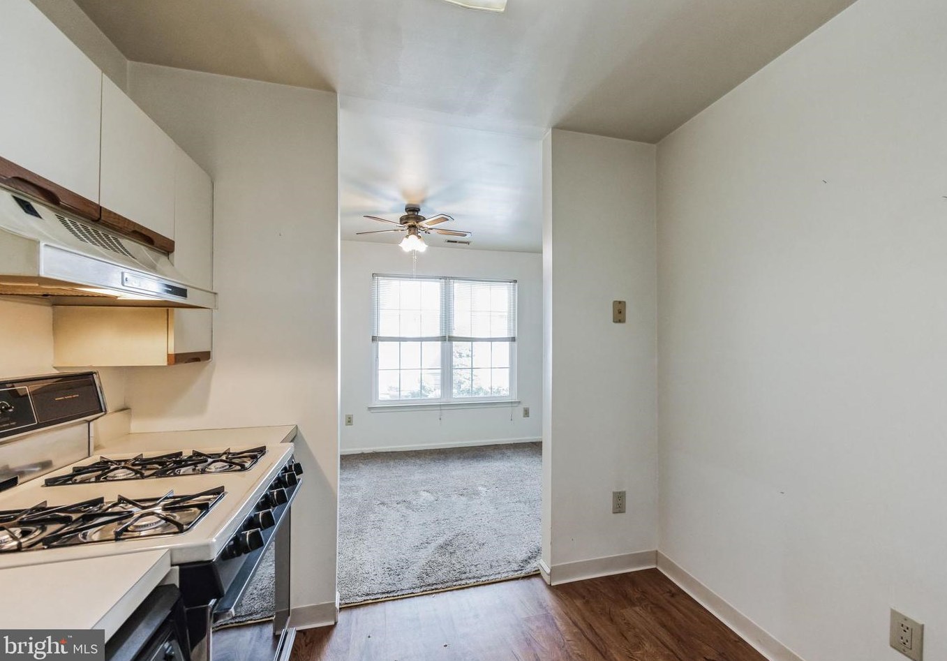 107 Steeplechase Ct, West Deptford NJ  08096-6815 exterior