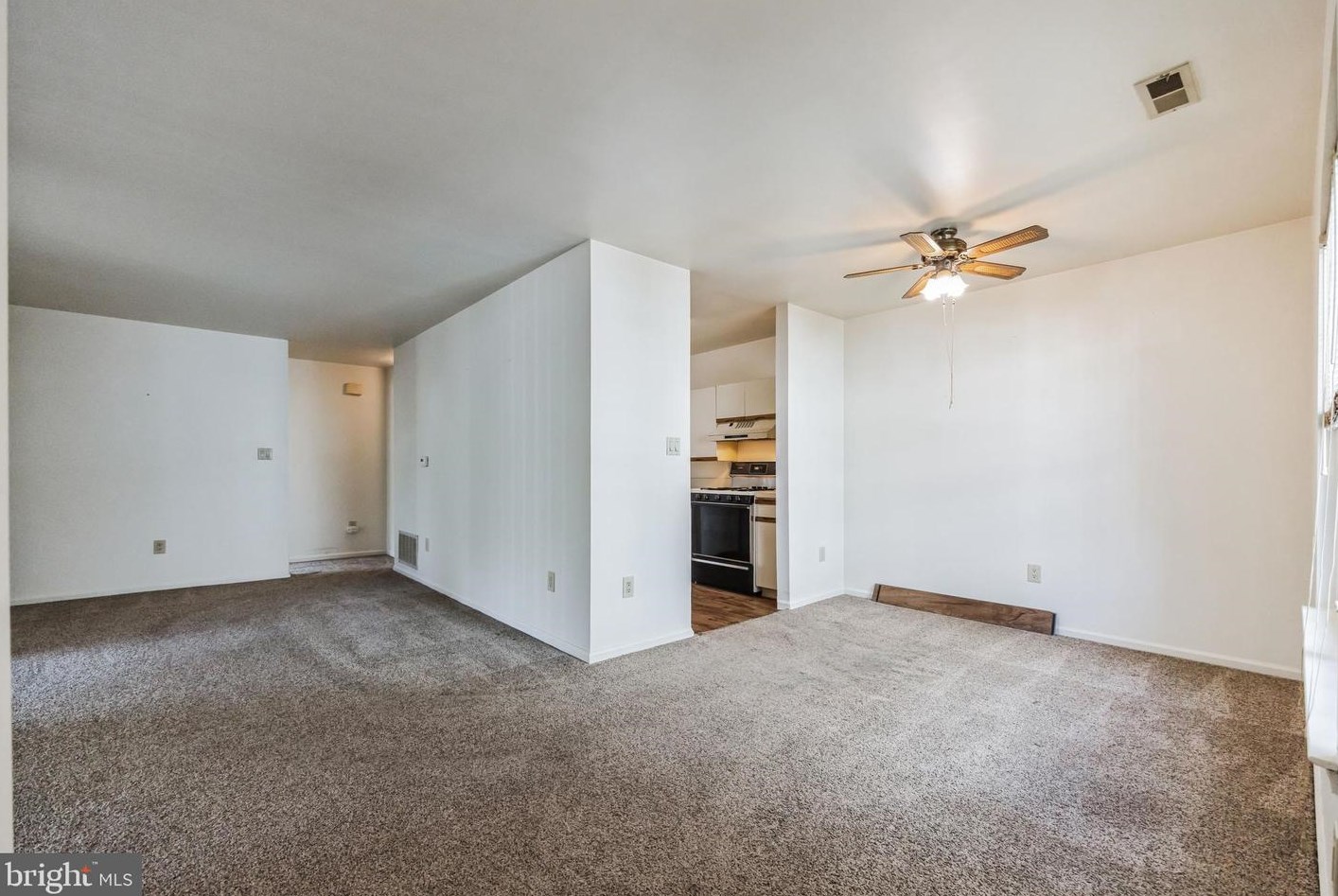 107 Steeplechase Ct, West Deptford NJ  08096-6815 exterior