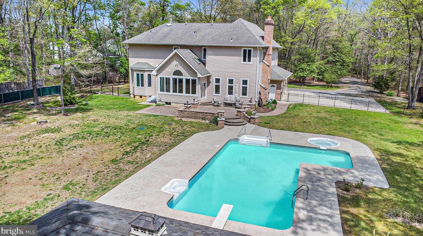 1852 Willow Grv Rd, Aura NJ 08343-2515 exterior