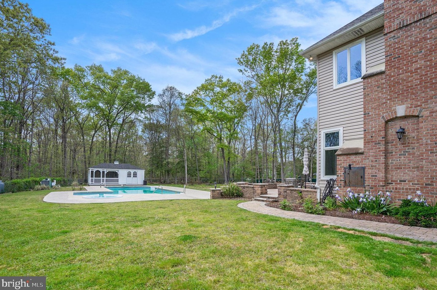 1852 Willow Grv Rd, Aura NJ 08343-2515 exterior