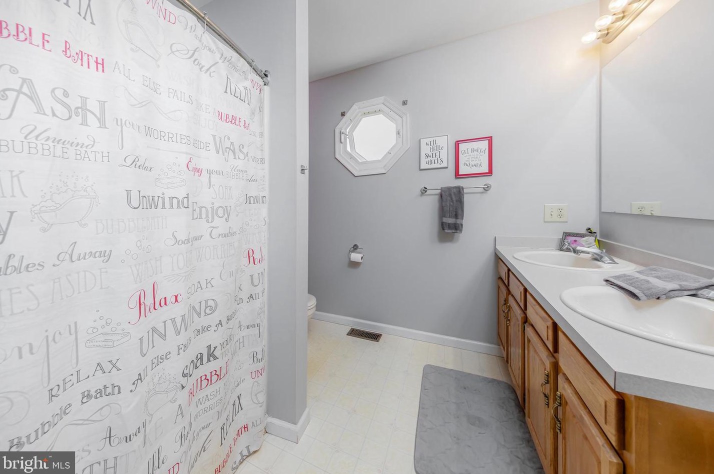 800 Canvasback Dr, Harrison Township NJ 08062-3229 exterior