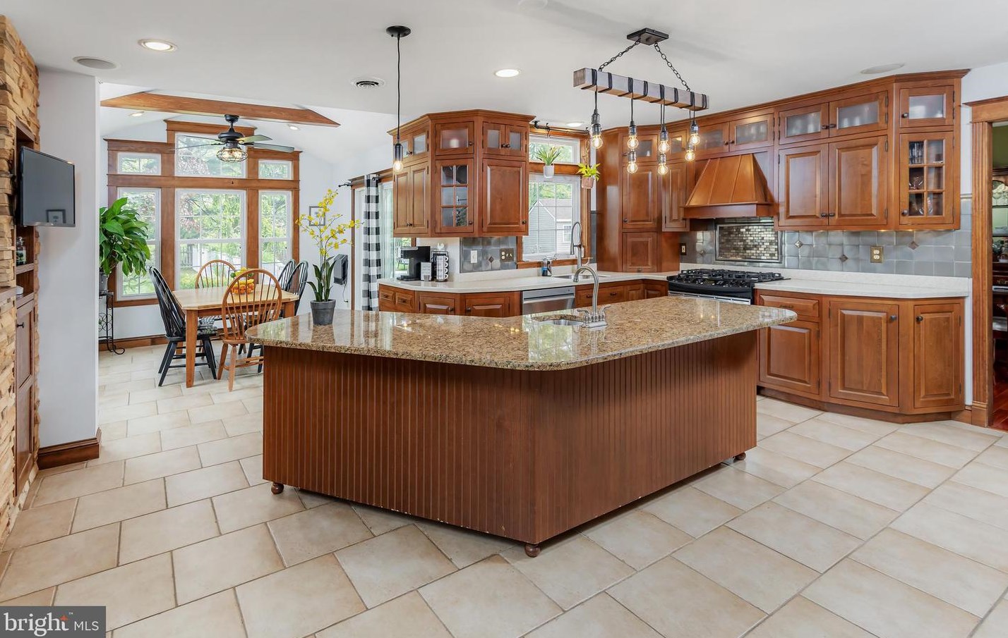 800 Canvasback Dr, Harrison Township NJ 08062-3229 exterior