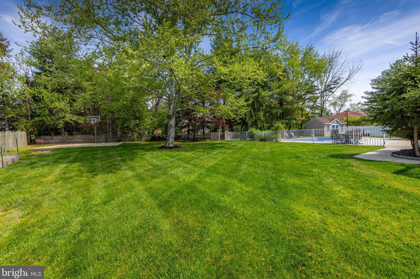 800 Canvasback Dr, Harrison Township NJ 08062-3229 exterior