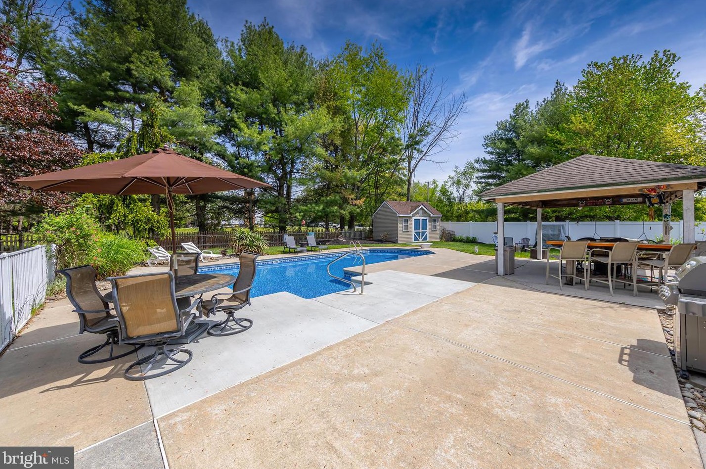 800 Canvasback Dr, Harrison Township NJ 08062-3229 exterior