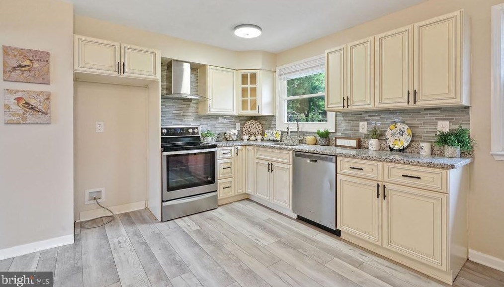 207 8th St, West Deptford NJ  08086-3055 exterior