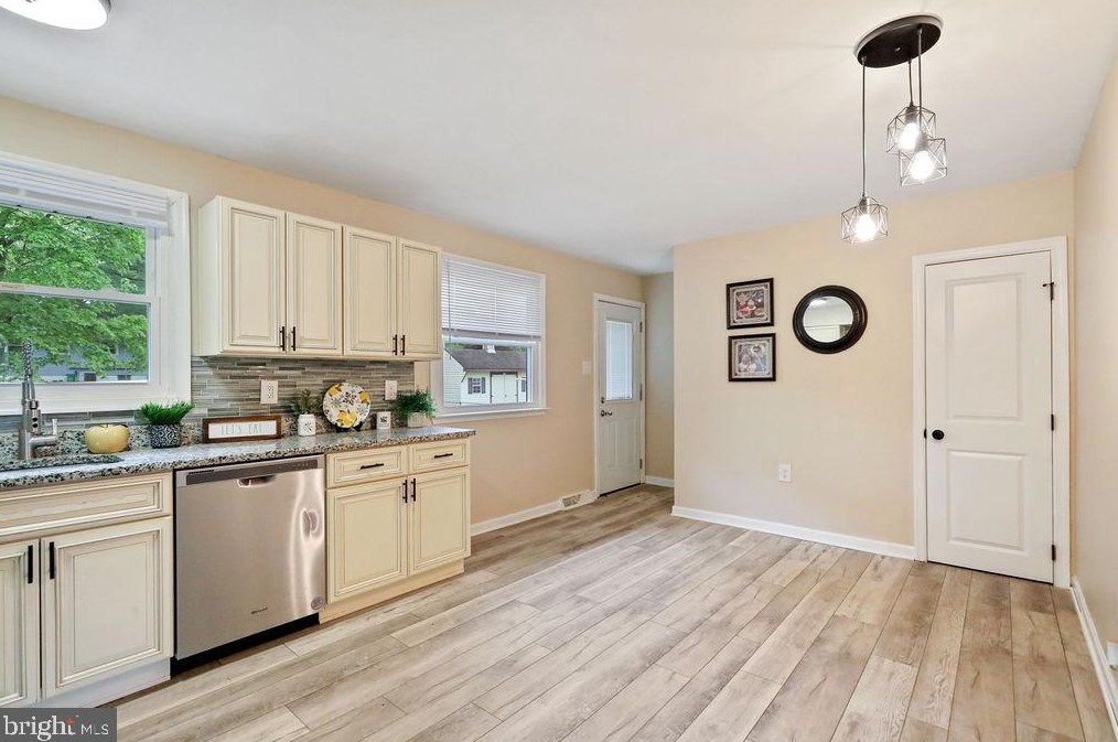 207 8 St, West Deptford NJ  08086-3057 exterior