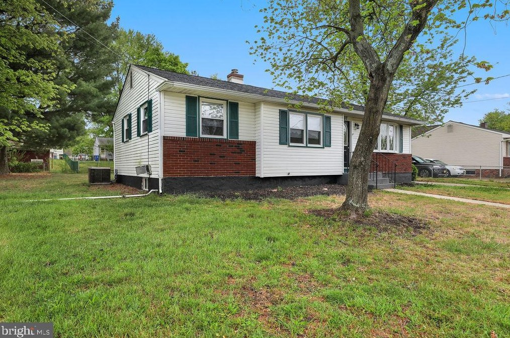 207 8 St, West Deptford NJ  08086-3057 exterior