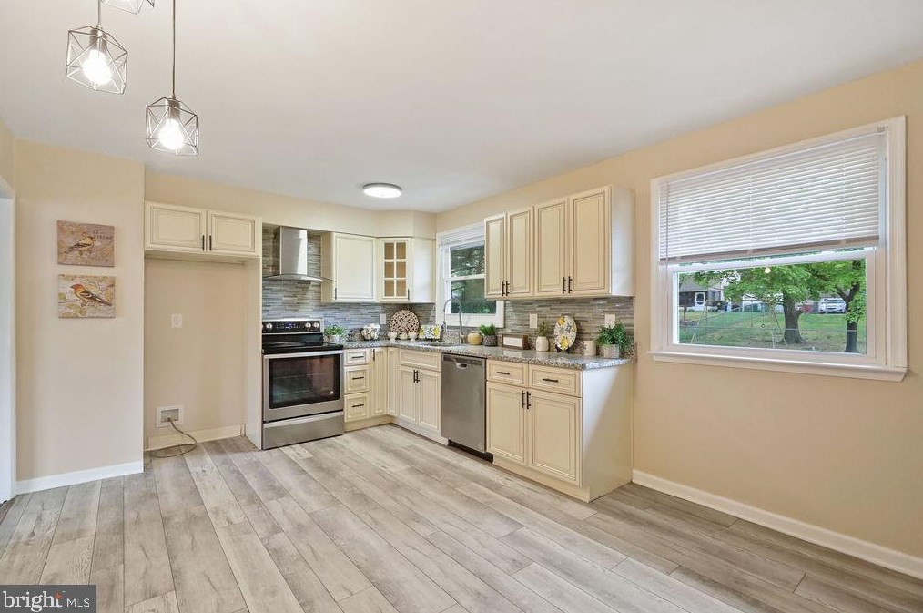 207 8 St, West Deptford NJ  08086-3057 exterior