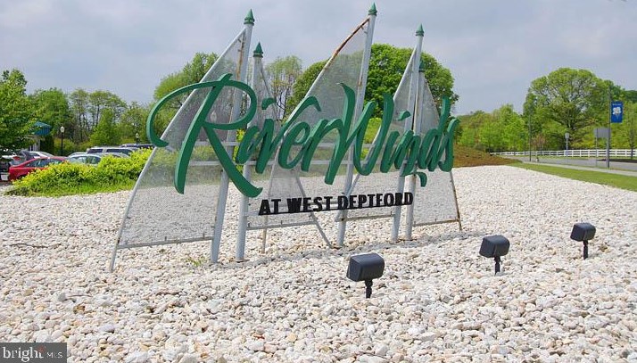 232 Night Hawk Cir, West Deptford NJ 08086-1804 exterior