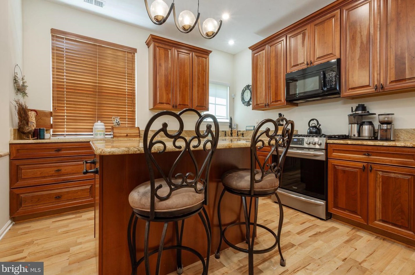 232 Night Hawk Cir, West Deptford NJ 08086-1804 exterior