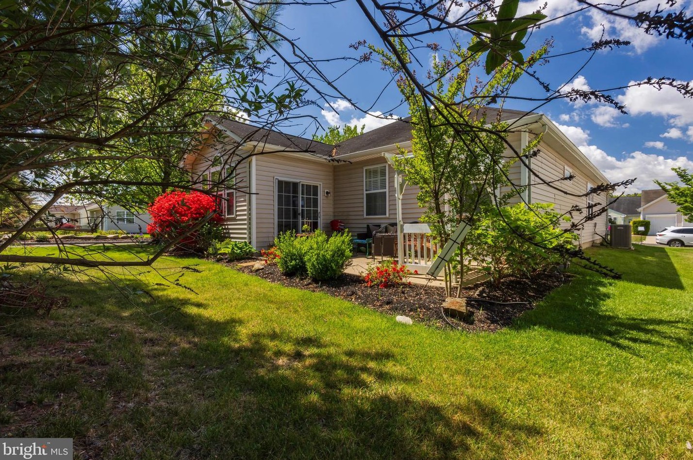 232 Night Hawk Cir, West Deptford NJ 08086-1804 exterior