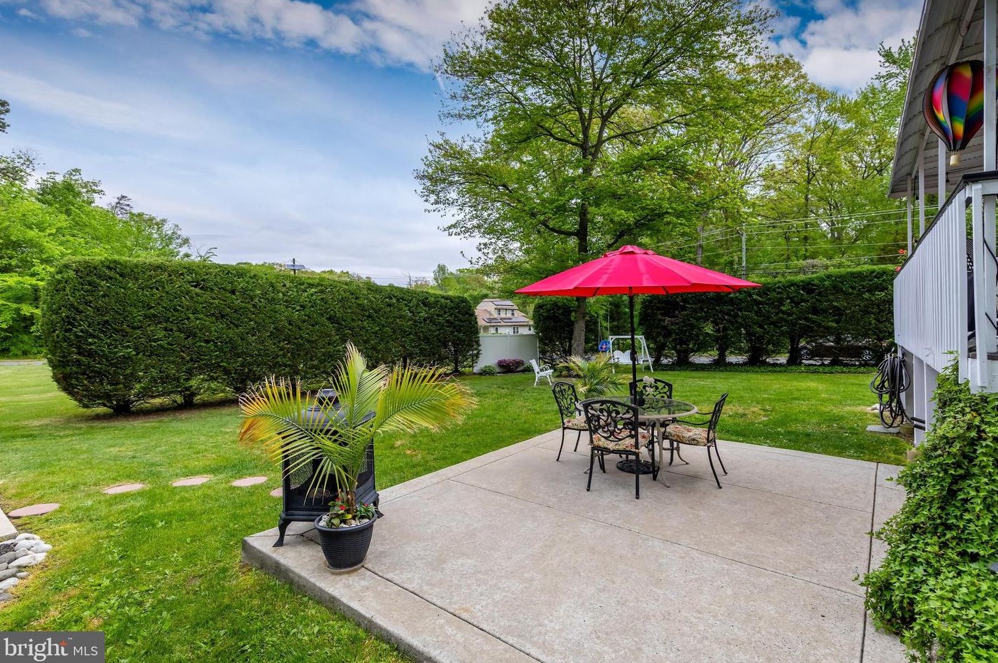 801 May Ave, West Deptford NJ 08096-4748 exterior