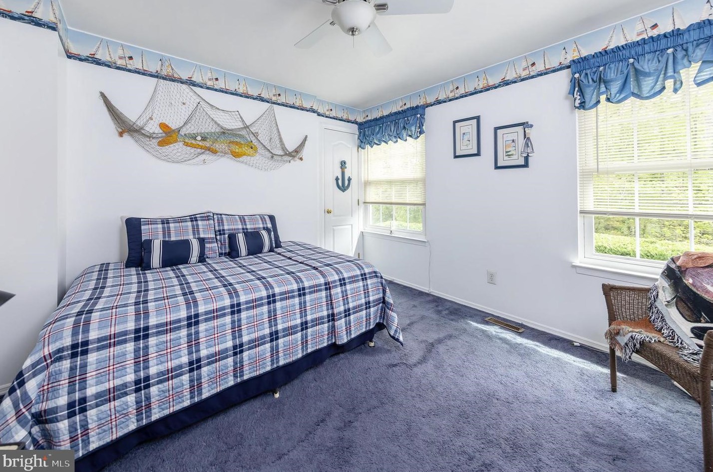 801 May Ave, West Deptford NJ 08096-4748 exterior