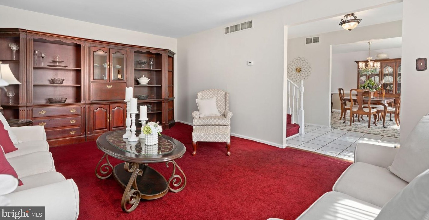 112 Cranford Ct, West Deptford NJ 08096-4200 exterior